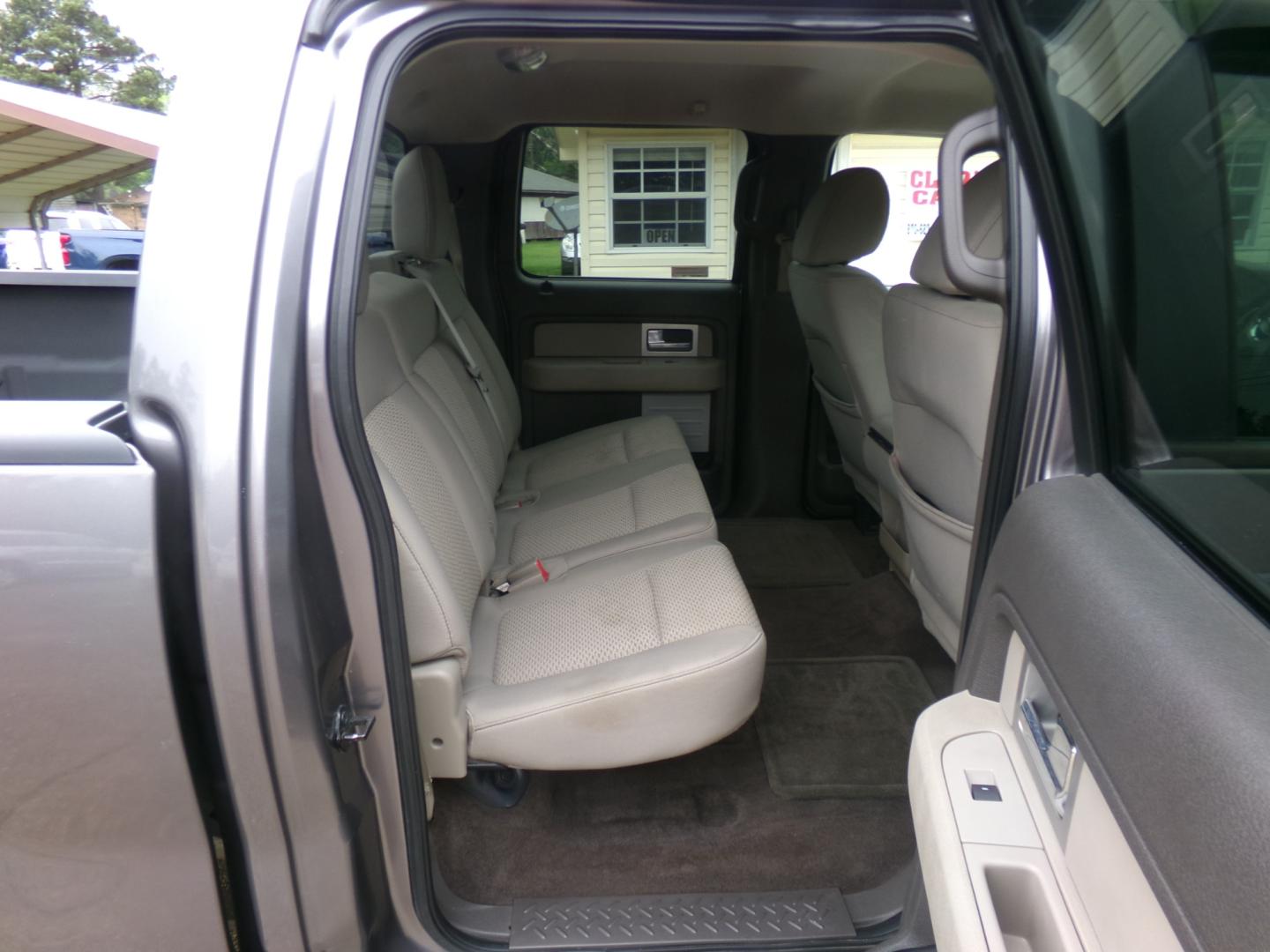 2010 Gray /Gray Ford F-150 XLT SuperCrew 5.5-ft. Bed 2WD (1FTFW1CVXAK) with an 5.4L V8 SOHC 24V FFV engine, 4-Speed Automatic transmission, located at 401 First NE, Bearden, AR, 71720, (870) 687-3414, 33.726528, -92.611519 - Photo#11